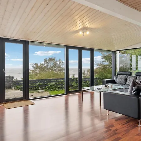 Prázdninový dům Four-bedroom In